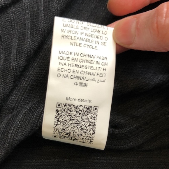 Emery Rose Woman Long Sleeve Black Animal Print Round Neckline Top Size L - Picture 10 of 11